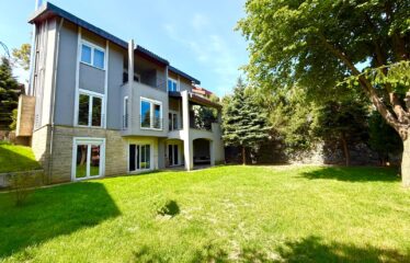 ZEKERIYAKOY VILLA FOR SALE