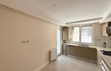 4+1 LUXURY APARTMENT FOR SALE IN CADDEBOSTAN WITH PARTIAL SEA VIEW