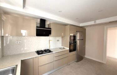 4+1 LUXURY APARTMENT FOR SALE IN CADDEBOSTAN WITH PARTIAL SEA VIEW