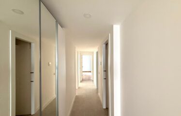 4+1 LUXURY APARTMENT FOR SALE IN CADDEBOSTAN WITH PARTIAL SEA VIEW