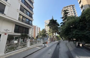 4+1 LUXURY APARTMENT FOR SALE IN CADDEBOSTAN WITH PARTIAL SEA VIEW