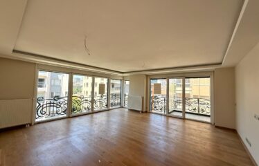 4+1 LUXURY APARTMENT FOR SALE IN CADDEBOSTAN WITH PARTIAL SEA VIEW