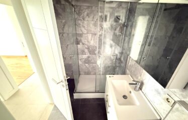 4+1 LUXURY APARTMENT FOR SALE IN CADDEBOSTAN WITH PARTIAL SEA VIEW