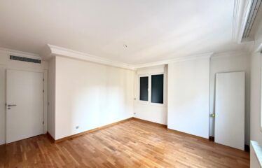 4+1 LUXURY APARTMENT FOR SALE IN CADDEBOSTAN WITH PARTIAL SEA VIEW